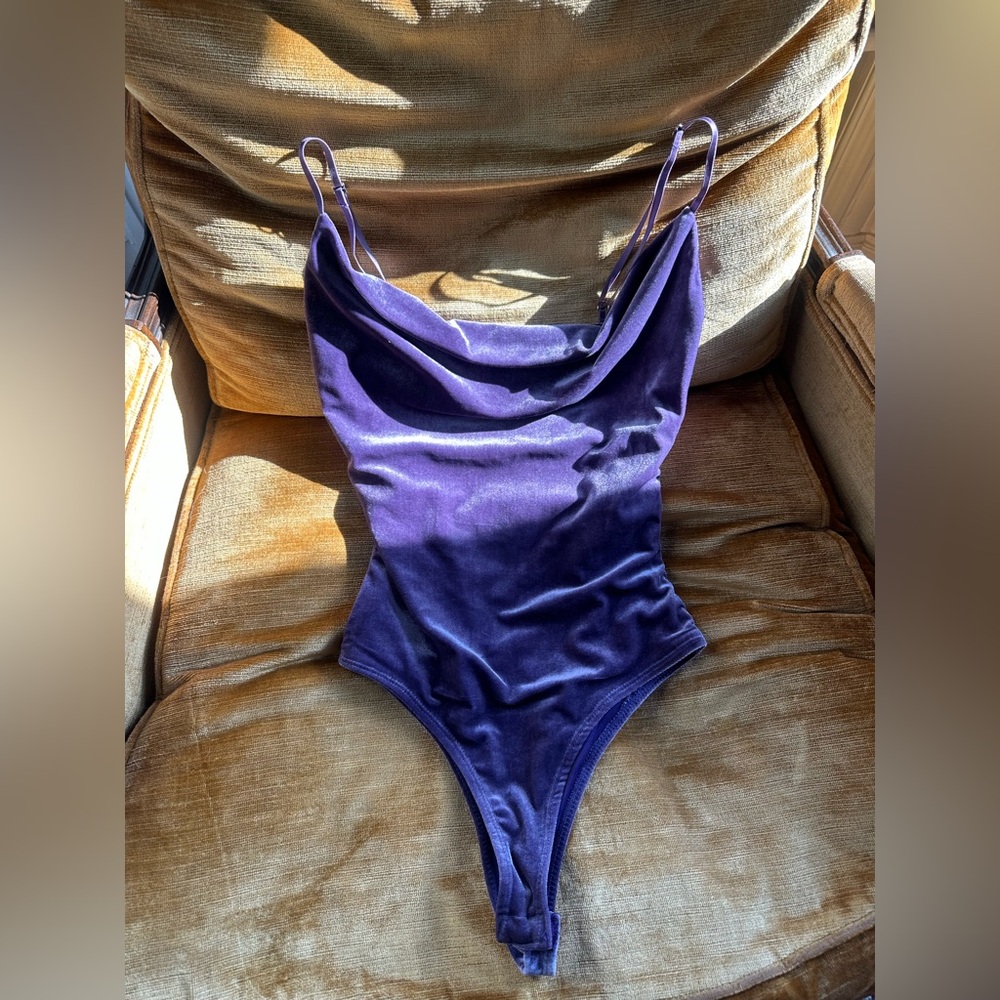 Fashion Nova Purple Velvet Cowl Neck Bodysuit ✨ size XS ✨ new without tags